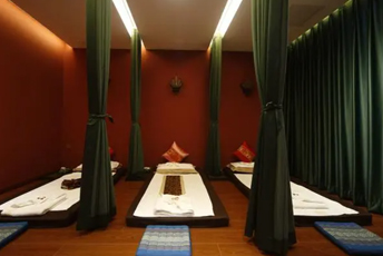 南京泰式按摩的被动瑜伽：当身体被折叠成诗